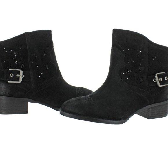 naughty monkey Shoes - NEW Naughty Monkey Zoey perforated leather boots 7